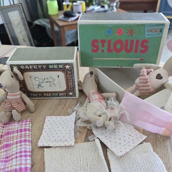 Maileg Mice - Mouse Plush Set with Beds - Picture 5 of 6